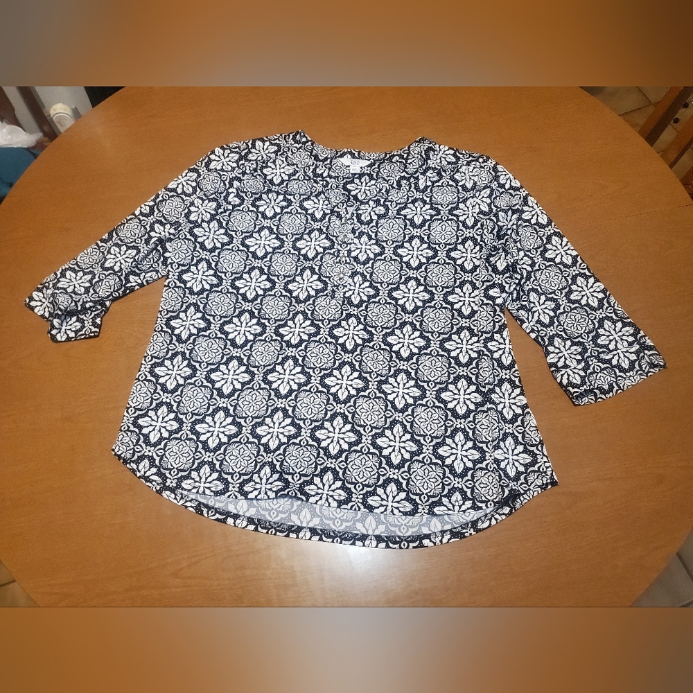 Black and white printed top.